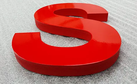 lettre "S" en komacel laquée coloris rouge