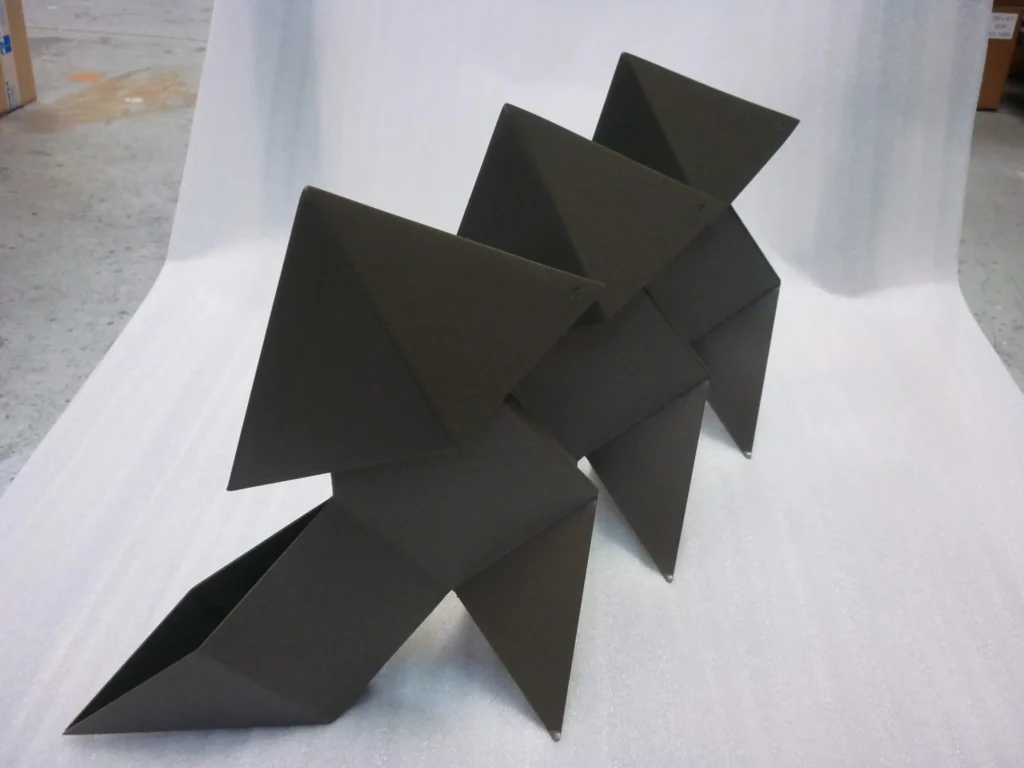 pièces art et déco origami en forme de cocotte thermolaquées coloris manganèse